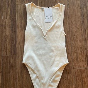 ZARA light yellow body suit with wire v neck for cleavage
